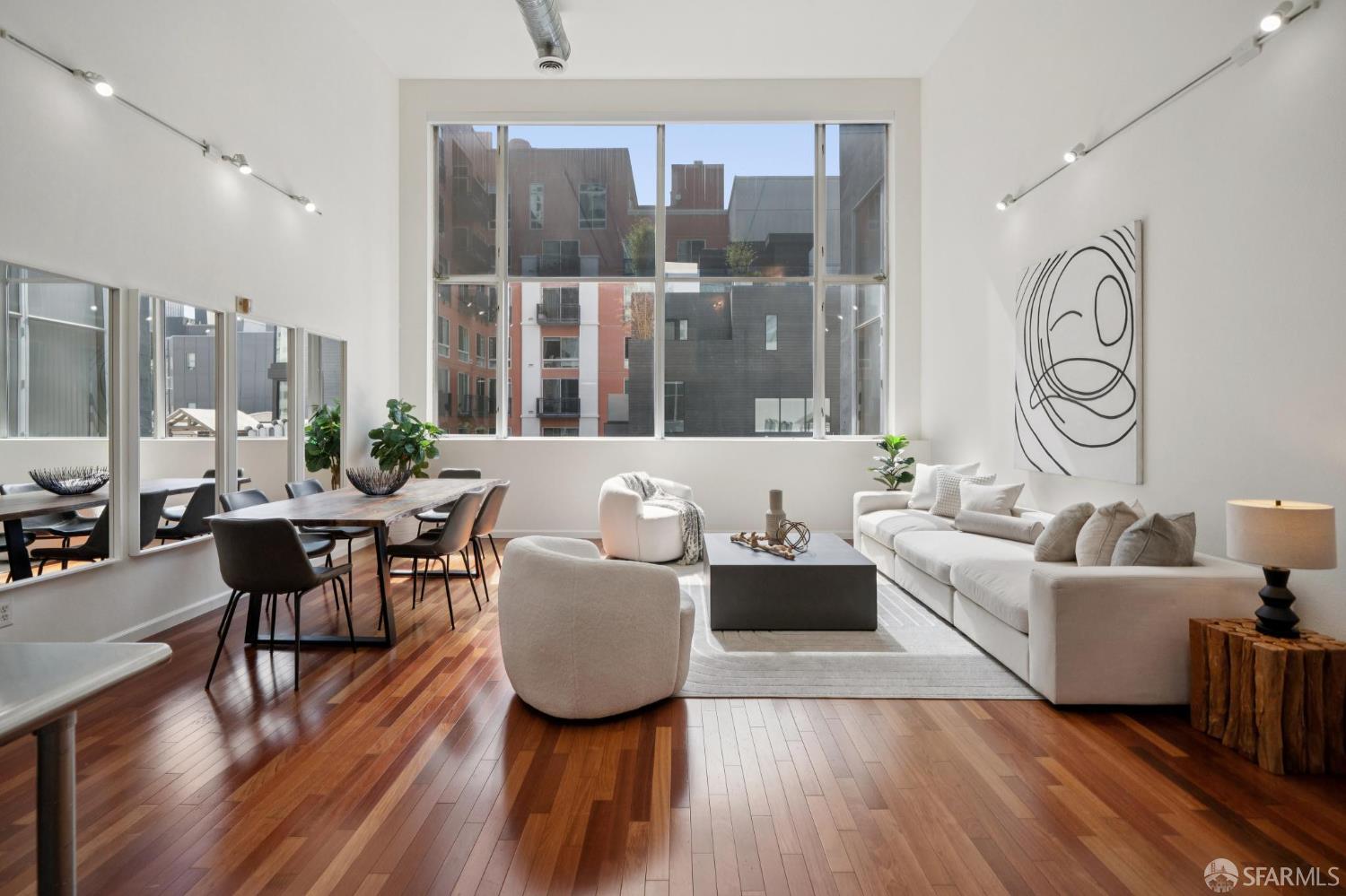Photo #4: 425073287 Listing 