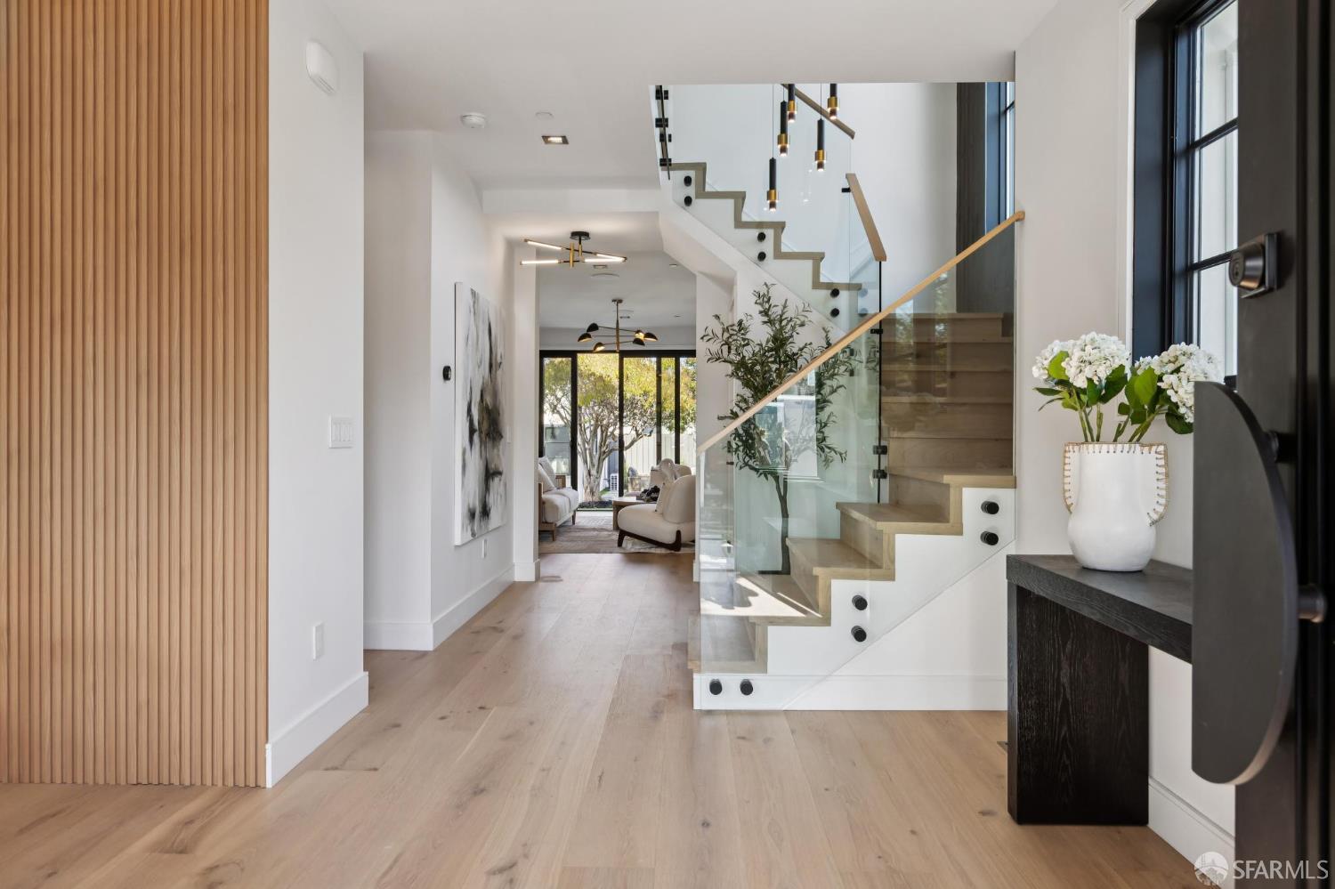 Detail Gallery Image 5 of 43 For 14 Channing Rd, Burlingame,  CA 94010 - 4 Beds | 4/1 Baths
