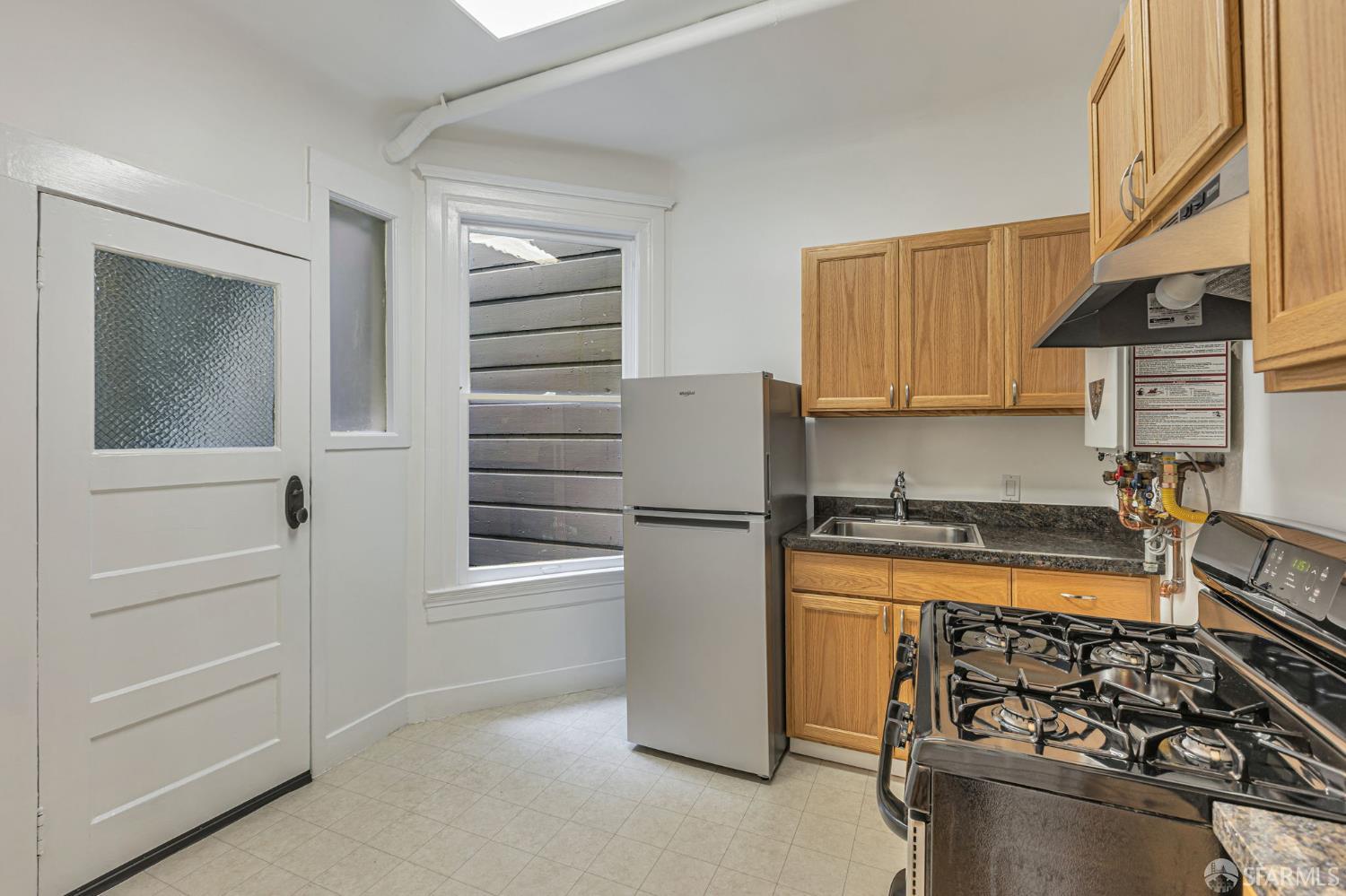 Photo #8: 425073083 Listing: Photo #8