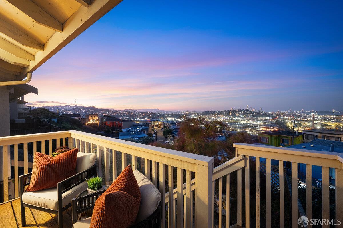 Detail Gallery Image 5 of 50 For 200 Bayview Cir, San Francisco,  CA 94124 - 3 Beds | 2/1 Baths
