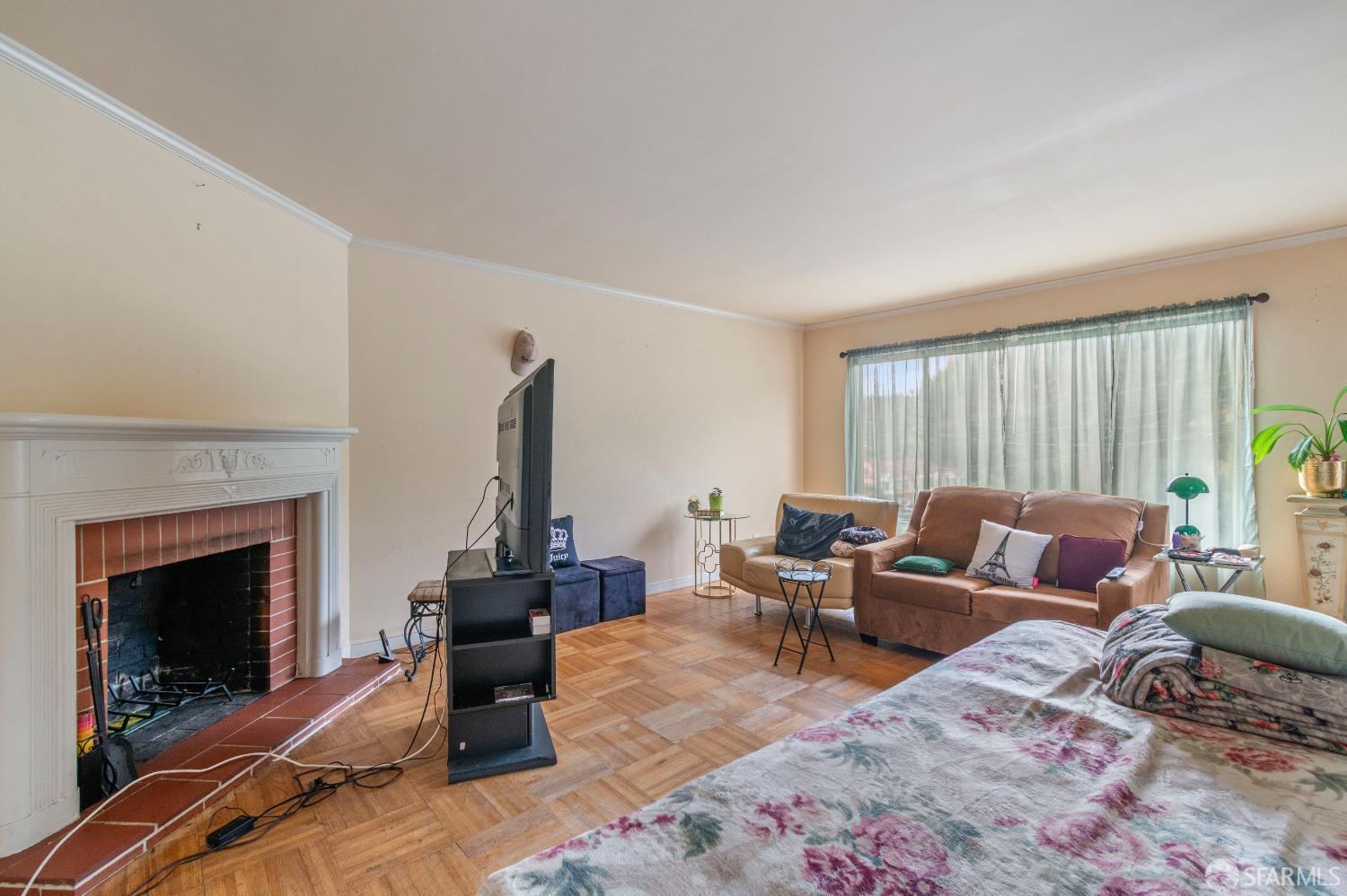 Detail Gallery Image 8 of 29 For 1636 Bacon St, San Francisco,  CA 94134 - 2 Beds | 1 Baths