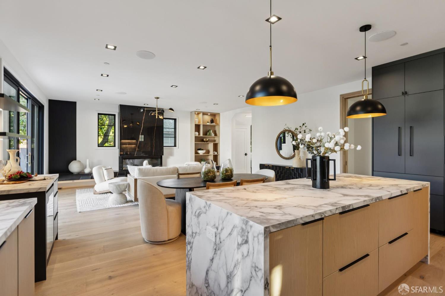 Detail Gallery Image 20 of 43 For 14 Channing Rd, Burlingame,  CA 94010 - 4 Beds | 4/1 Baths