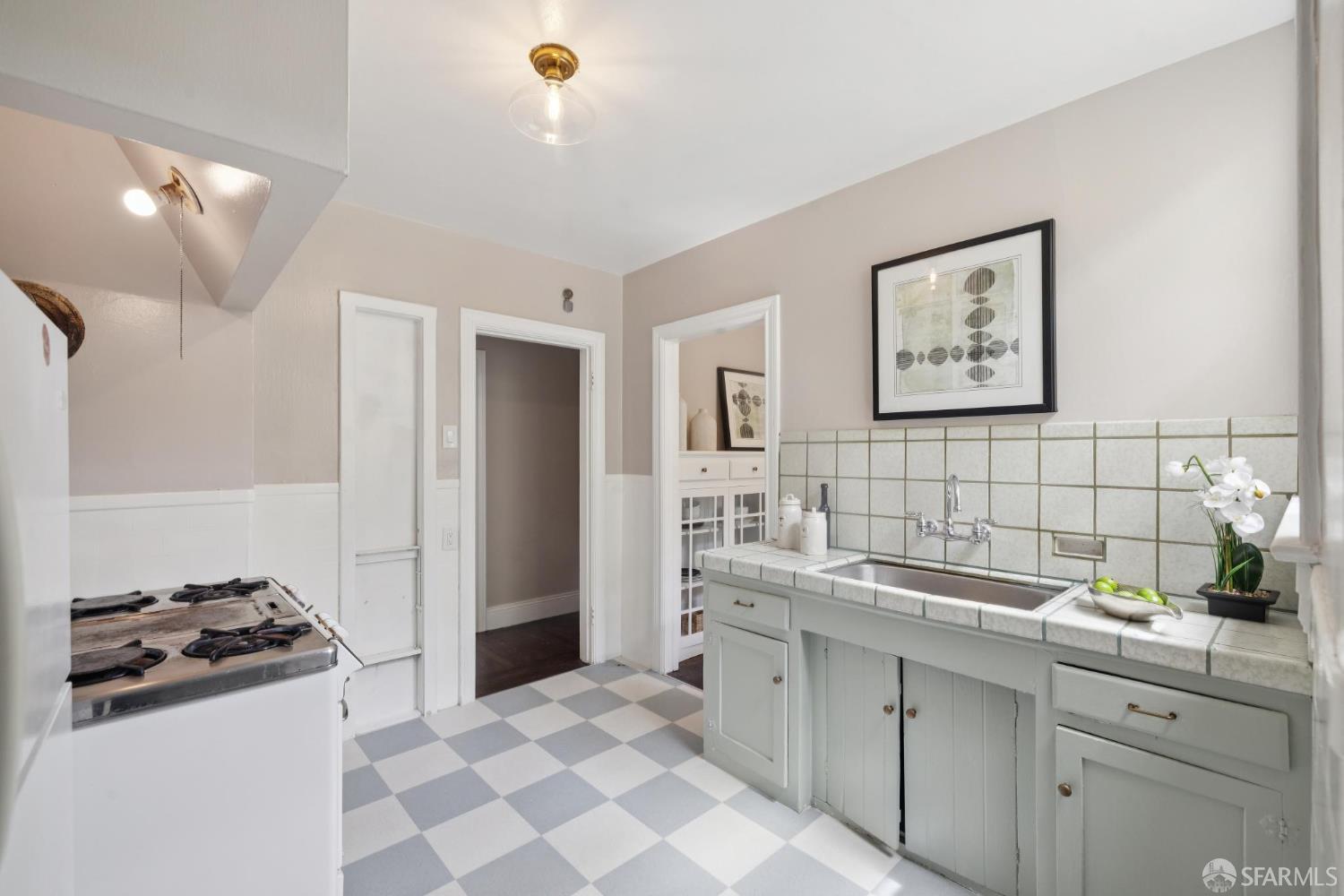 Detail Gallery Image 18 of 47 For 2431 31st Ave, San Francisco,  CA 94116 - 2 Beds | 1 Baths