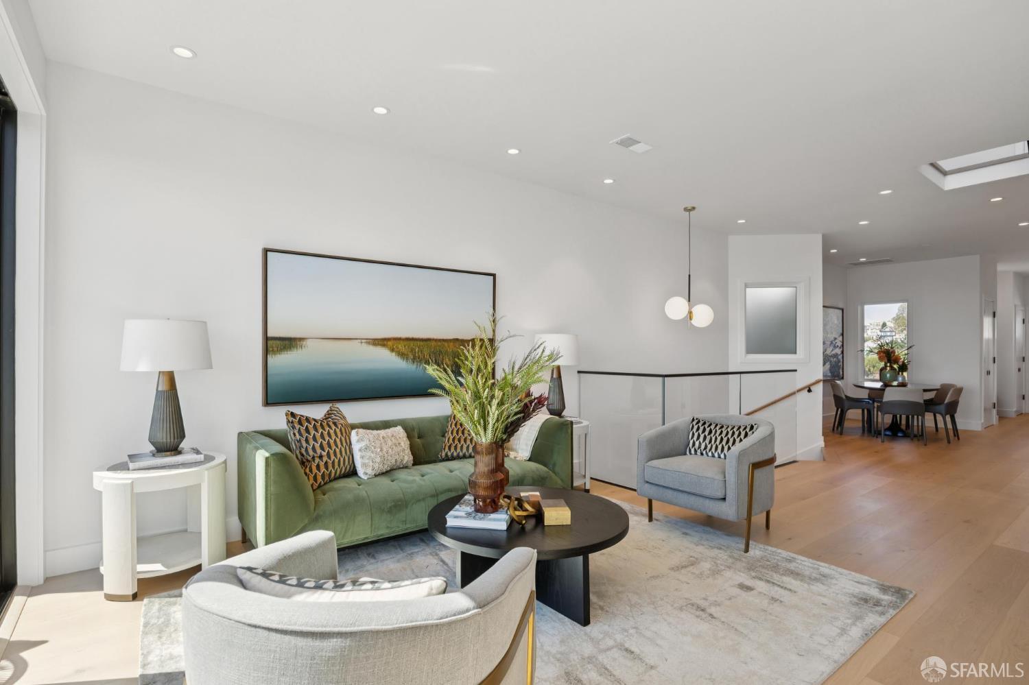 Detail Gallery Image 6 of 25 For 71 Bradford St, San Francisco,  CA 94110 - 4 Beds | 3 Baths