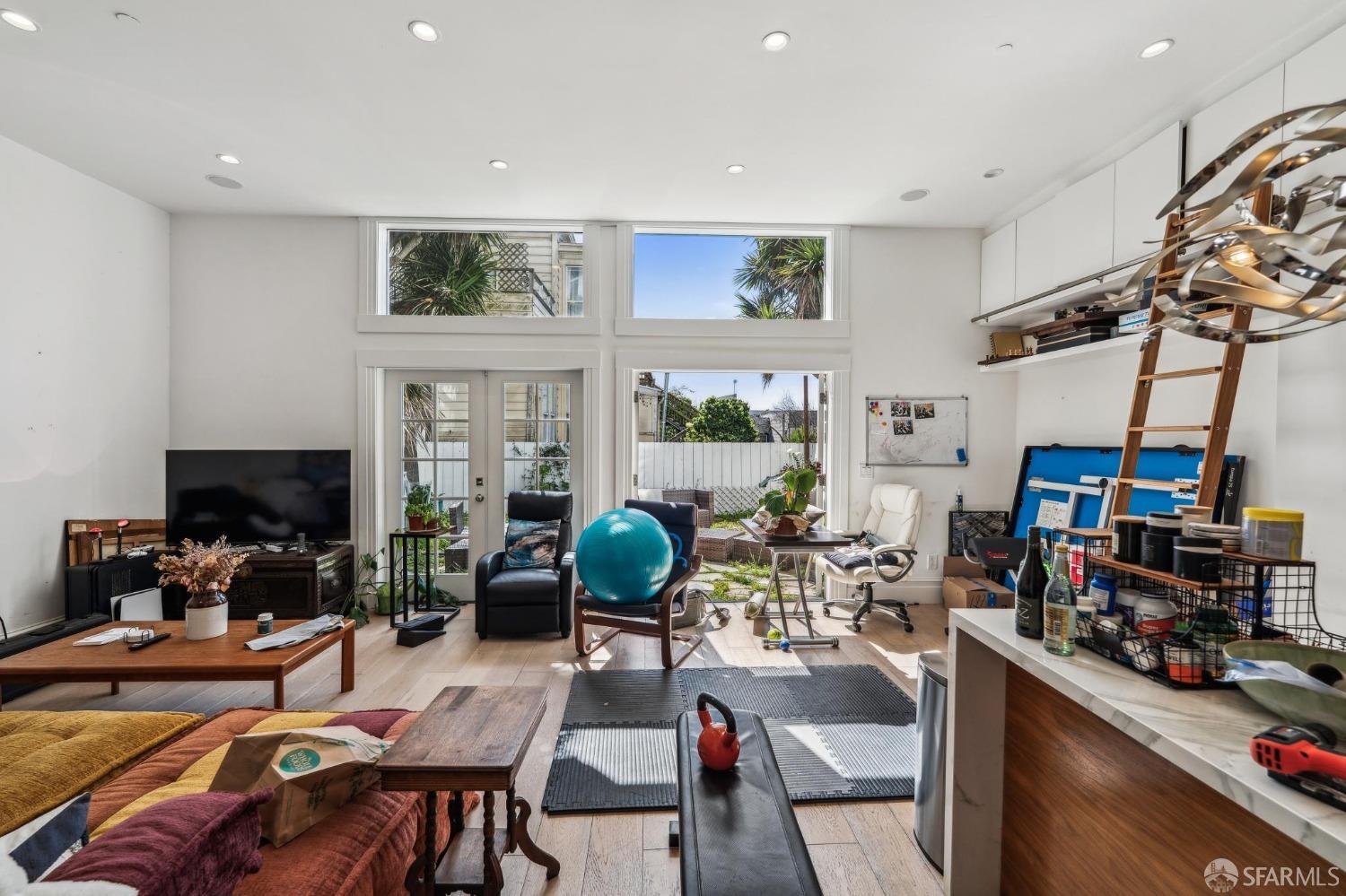 Detail Gallery Image 6 of 51 For 817 Oak St, San Francisco,  CA 94117 - – Beds | – Baths