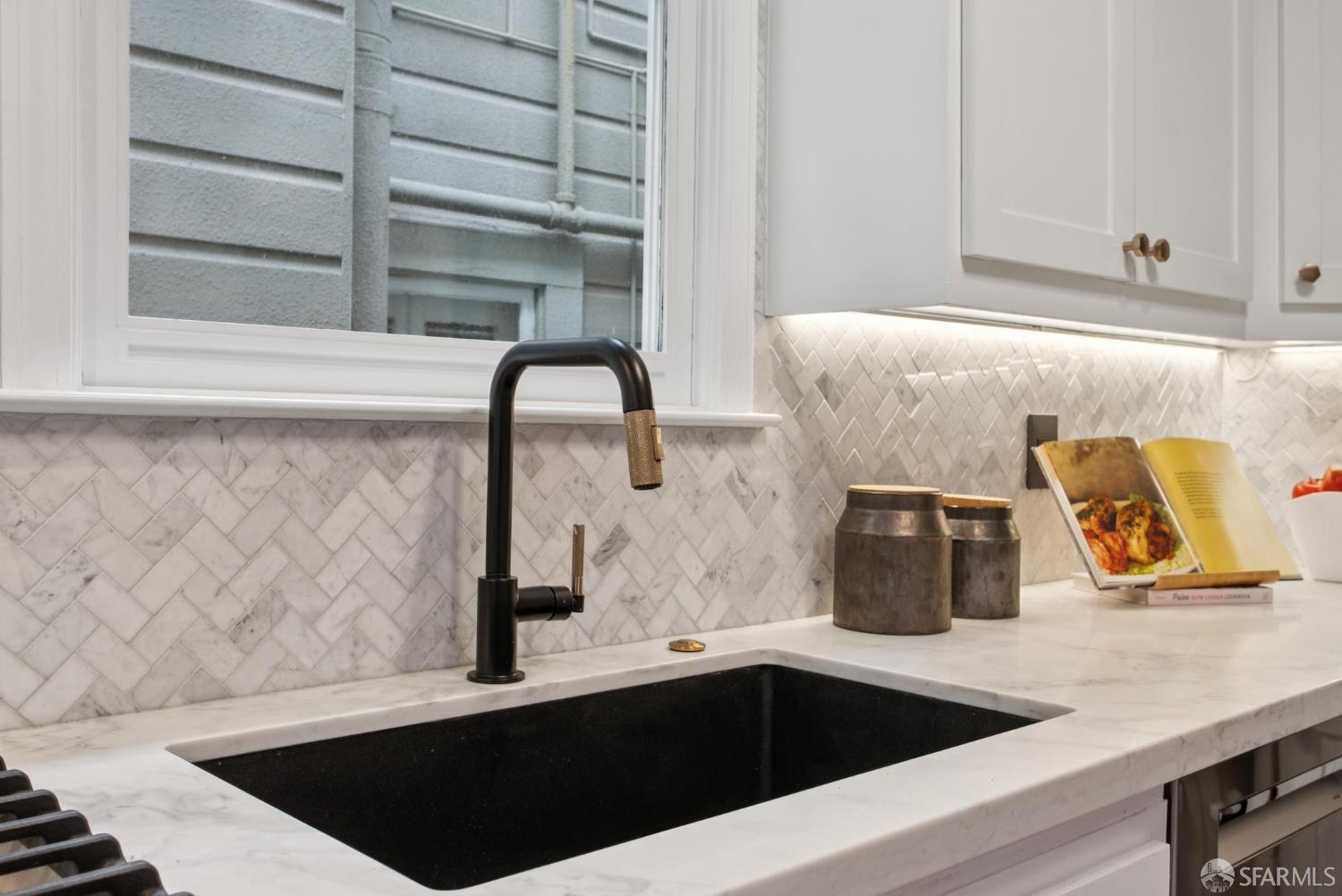 Detail Gallery Image 21 of 71 For 119 Prospect Ave, San Francisco,  CA 94110 - 4 Beds | 2 Baths