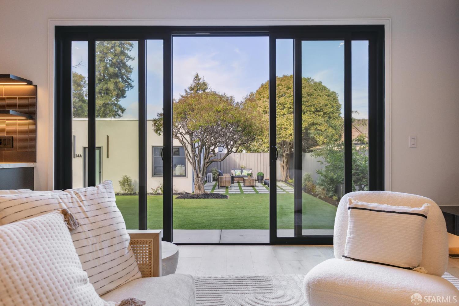 Detail Gallery Image 16 of 43 For 14 Channing Rd, Burlingame,  CA 94010 - 4 Beds | 4/1 Baths