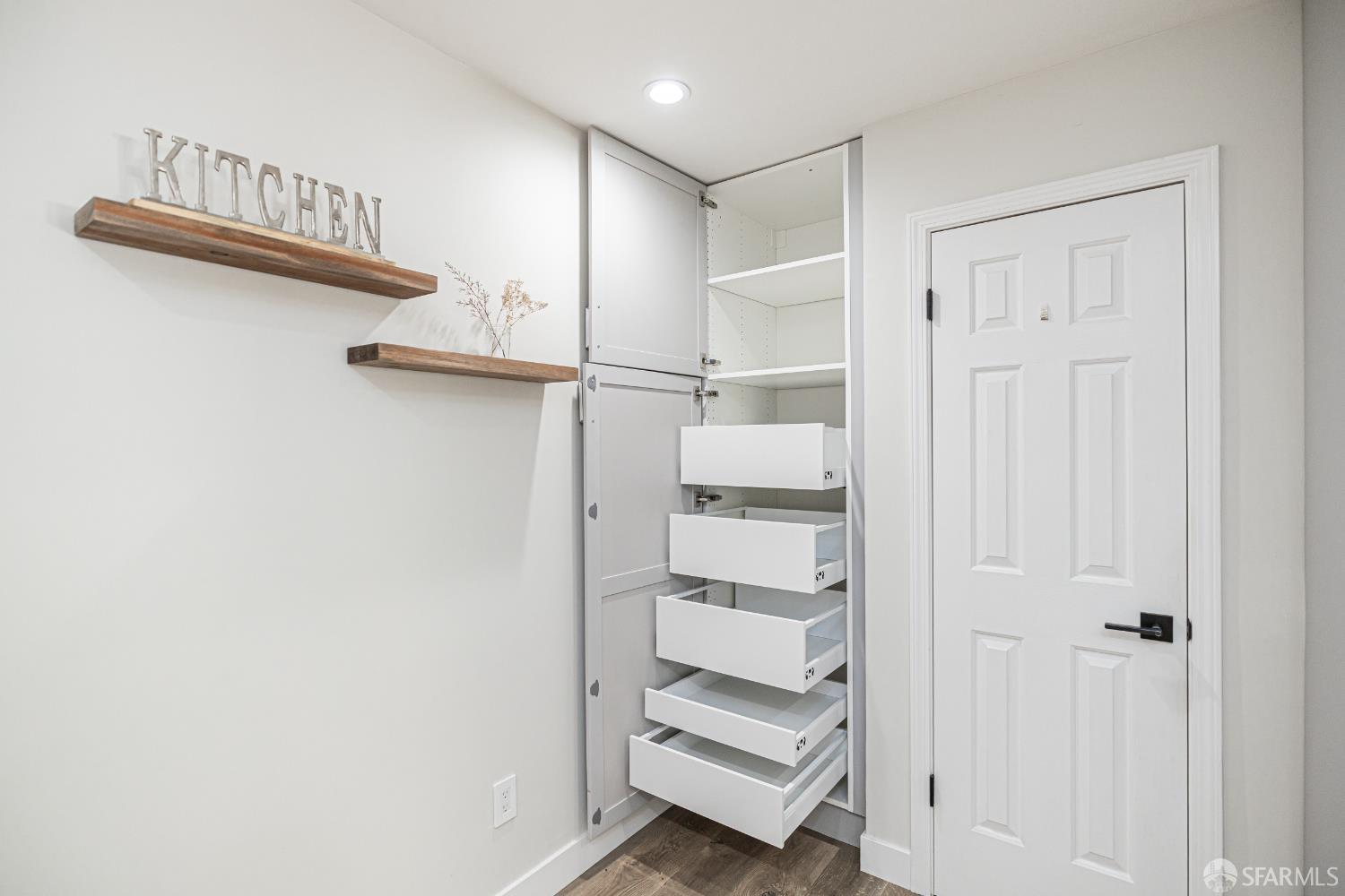 Detail Gallery Image 10 of 27 For 187 Waterford Meadow Ct, Milpitas,  CA 95035 - 3 Beds | 2/1 Baths
