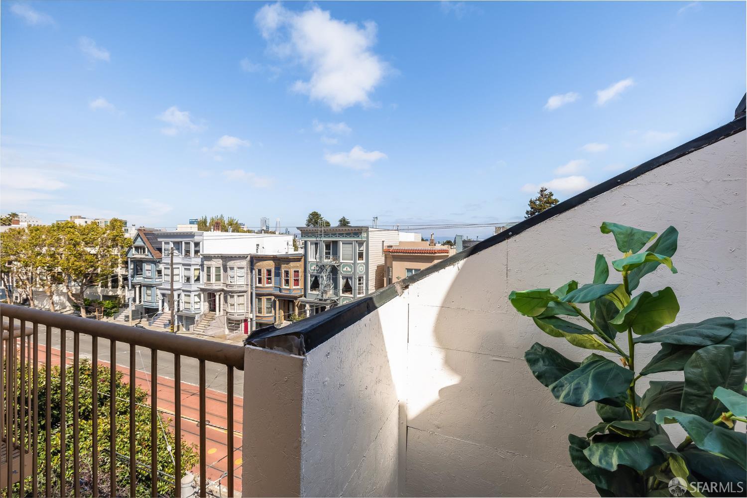 Detail Gallery Image 33 of 66 For 370 Church St #G,  San Francisco,  CA 94114 - 2 Beds | 2 Baths