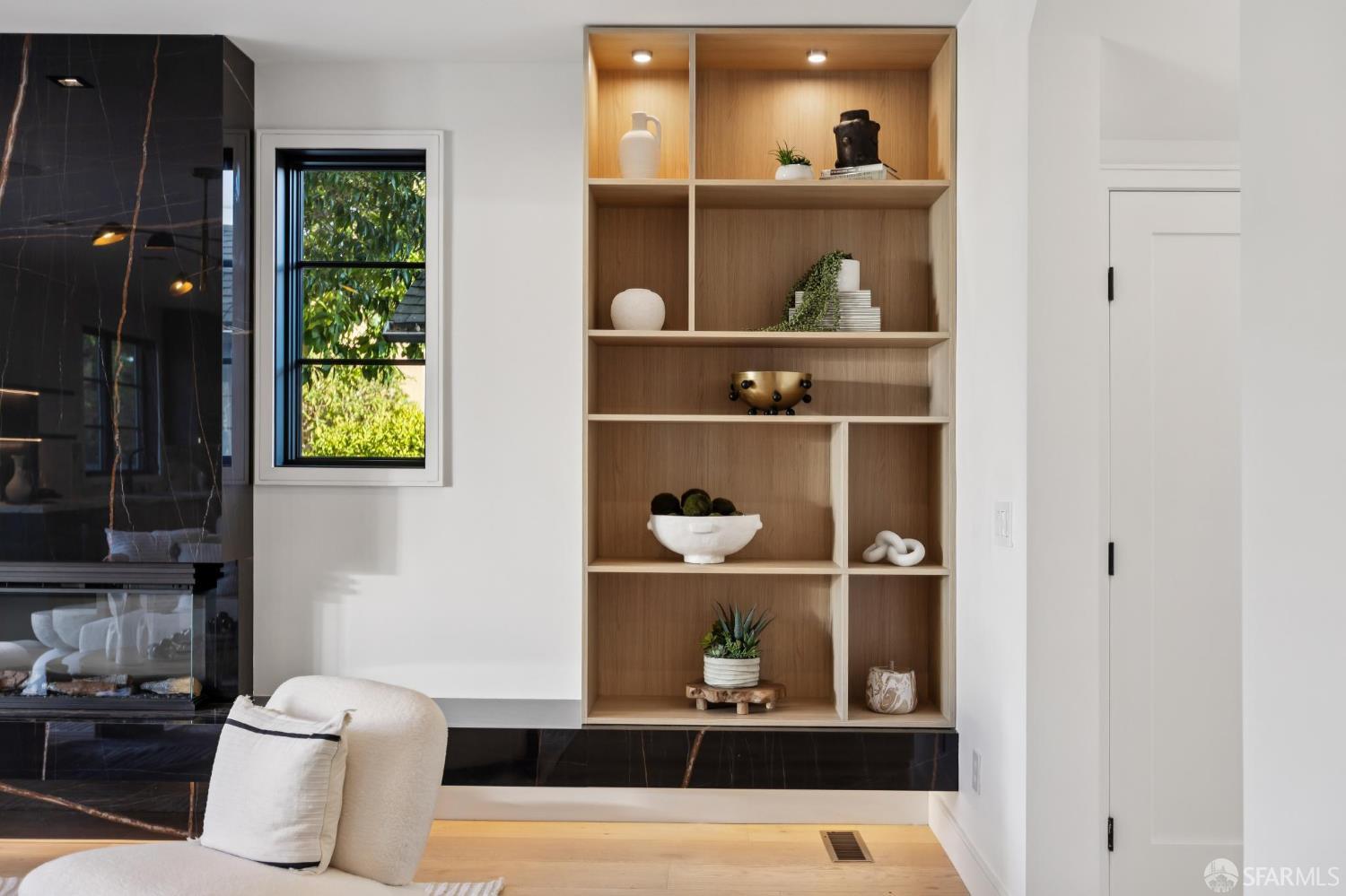 Detail Gallery Image 11 of 43 For 14 Channing Rd, Burlingame,  CA 94010 - 4 Beds | 4/1 Baths