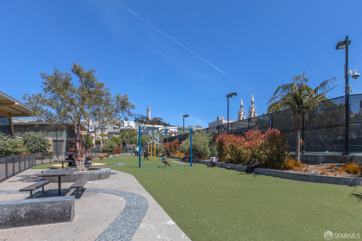 Detail Gallery Image 29 of 38 For 439 Greenwich St 9b,  San Francisco,  CA 94133 - 1 Beds | 1 Baths