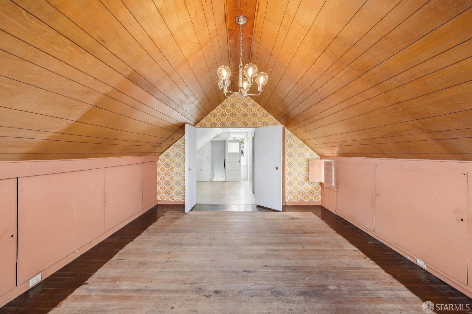 Detail Gallery Image 37 of 40 For 212 Hoffman Ave, San Francisco,  CA 94114 - 5 Beds | 2 Baths