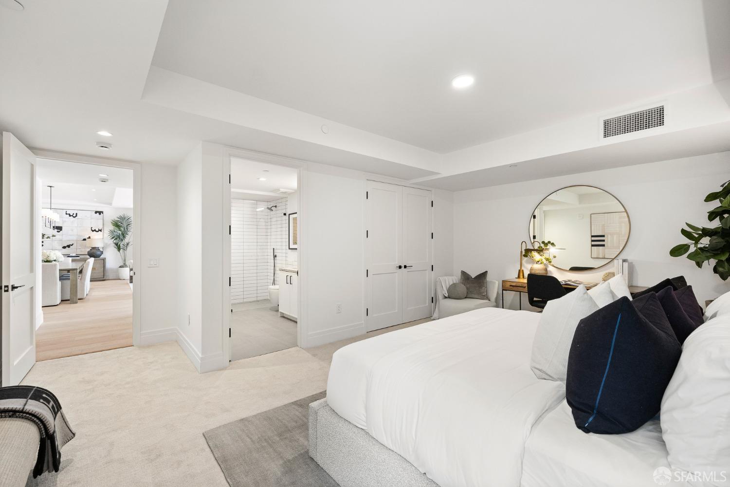 Detail Gallery Image 30 of 39 For 1776 Green St #201,  San Francisco,  CA 94123 - 3 Beds | 3/1 Baths