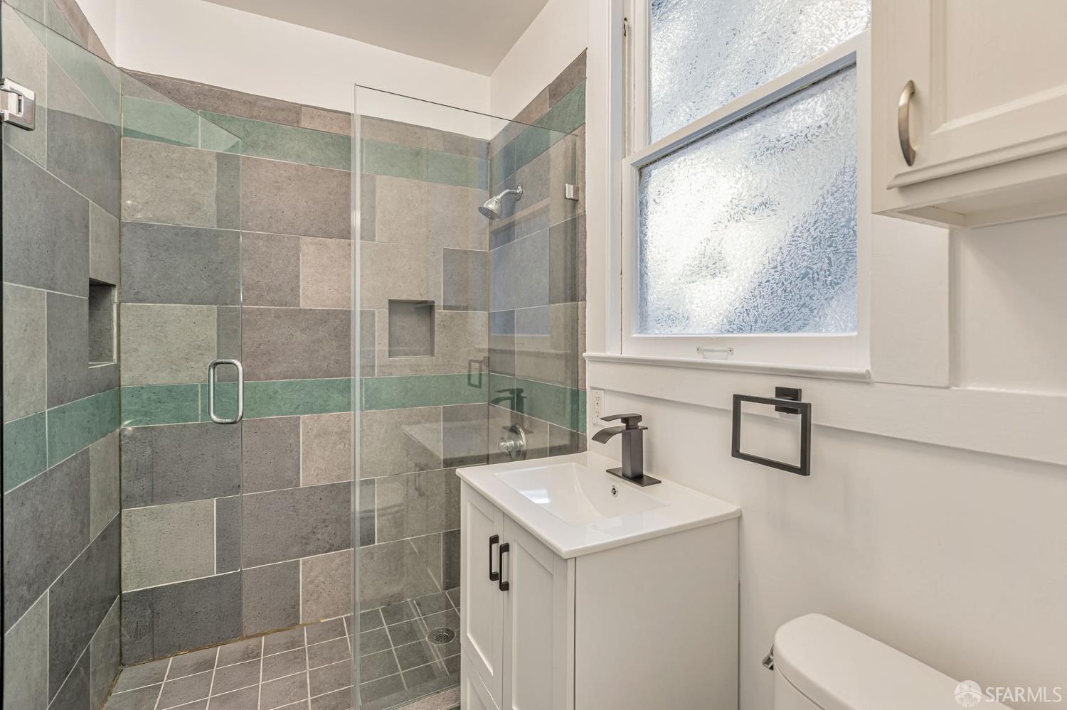 Photo #11: 425073083 Listing: Photo #11