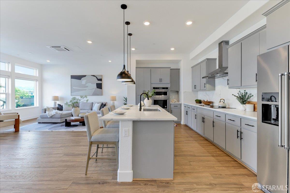 Detail Gallery Image 7 of 59 For 210 Waters Park Cir #204,  San Mateo,  CA 94403 - 3 Beds | 2 Baths