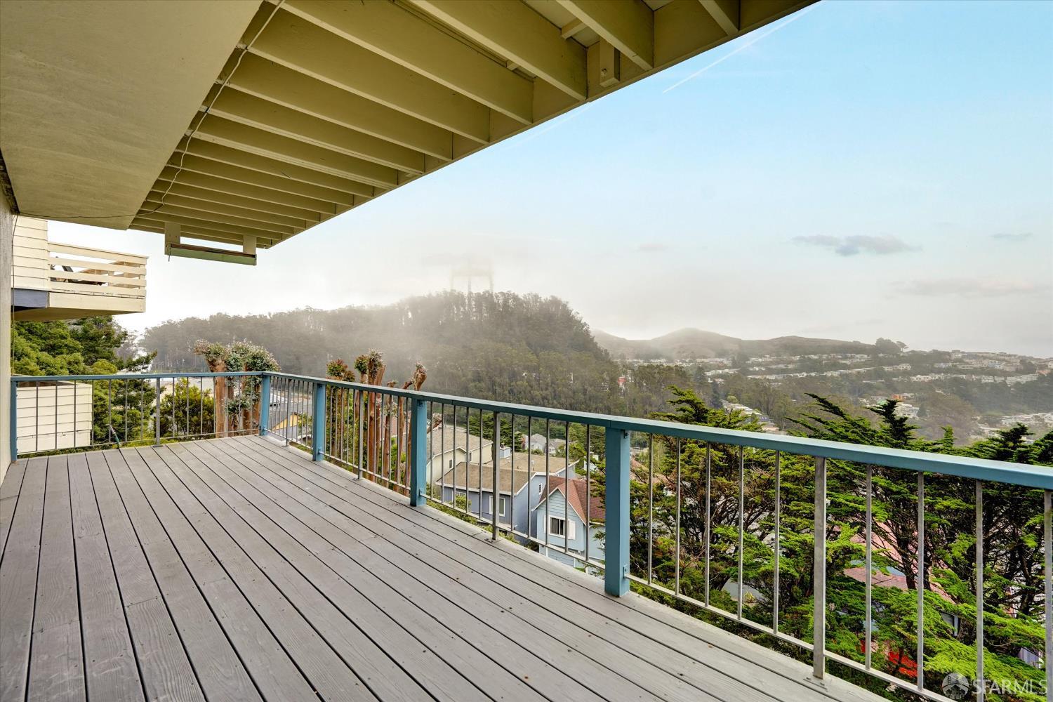 Detail Gallery Image 33 of 46 For 77 Crestmont Dr, San Francisco,  CA 94131 - 2 Beds | 2 Baths