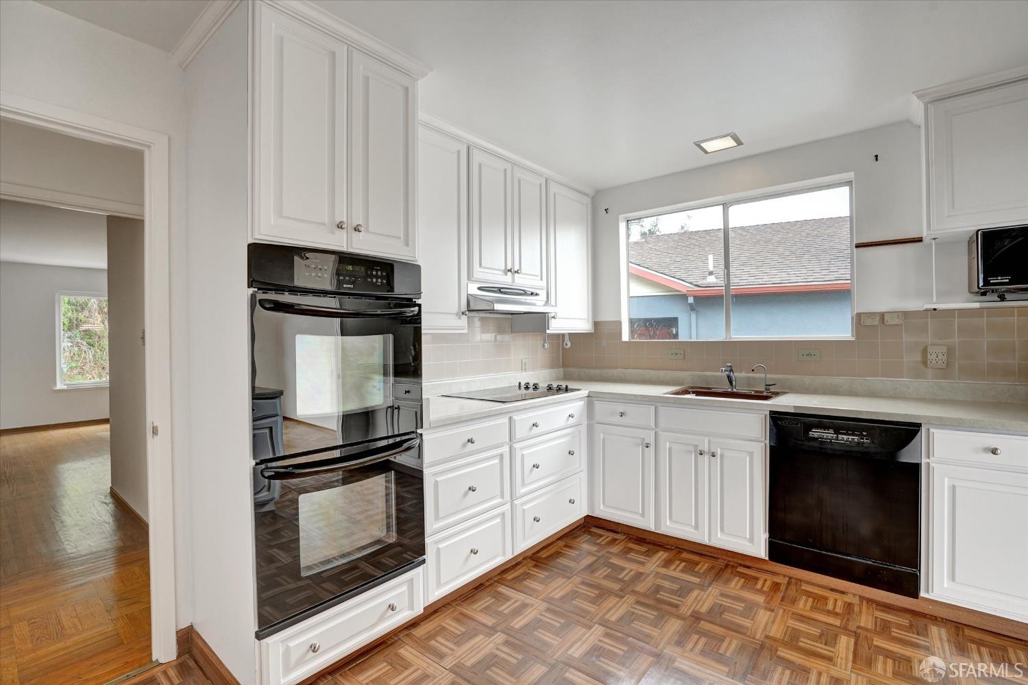 Detail Gallery Image 17 of 46 For 77 Crestmont Dr, San Francisco,  CA 94131 - 2 Beds | 2 Baths