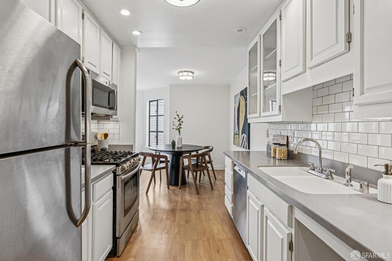 Detail Gallery Image 11 of 32 For 700 Fell St #5,  San Francisco,  CA 94117 - 2 Beds | 2 Baths