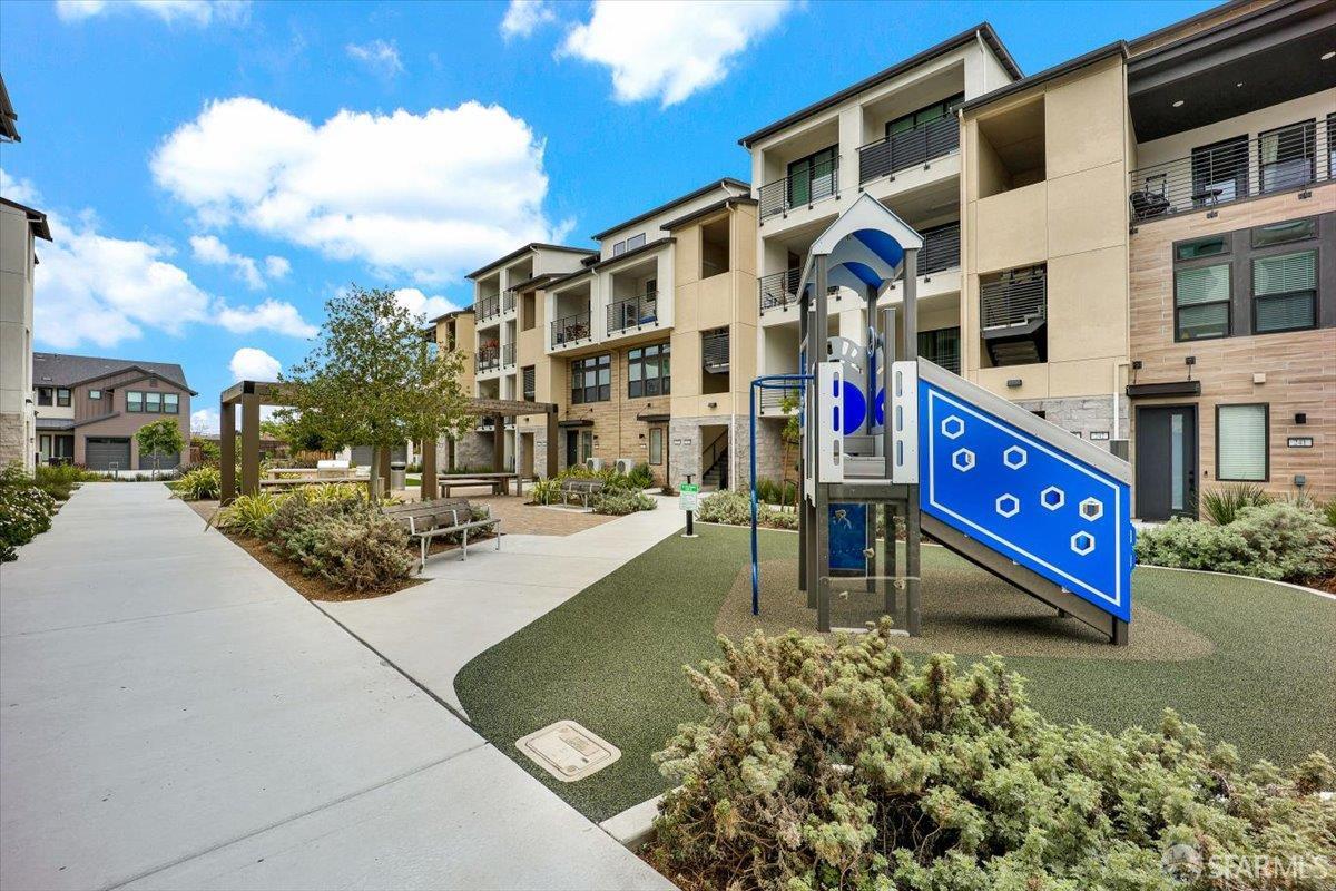 Detail Gallery Image 50 of 59 For 210 Waters Park Cir #204,  San Mateo,  CA 94403 - 3 Beds | 2 Baths