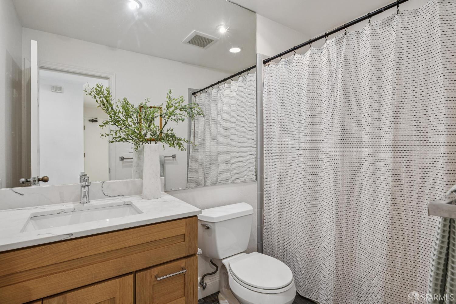 Detail Gallery Image 13 of 32 For 700 Fell St #5,  San Francisco,  CA 94117 - 2 Beds | 2 Baths