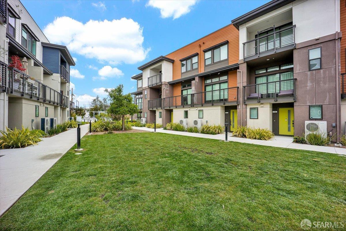 Detail Gallery Image 48 of 59 For 210 Waters Park Cir #204,  San Mateo,  CA 94403 - 3 Beds | 2 Baths