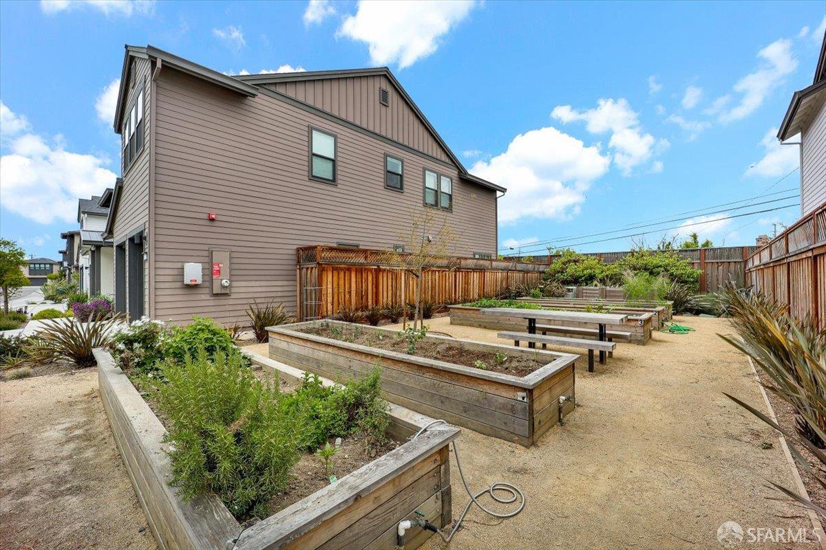 Detail Gallery Image 54 of 59 For 210 Waters Park Cir #204,  San Mateo,  CA 94403 - 3 Beds | 2 Baths