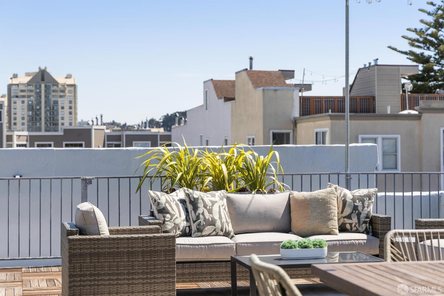 Detail Gallery Image 66 of 80 For 2232 Bush St, San Francisco,  CA 94115 - 3 Beds | 3/1 Baths
