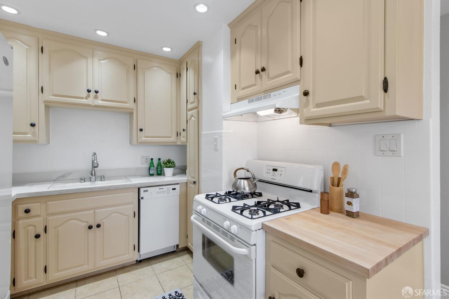 Detail Gallery Image 20 of 51 For 494 La Grande Ave, San Francisco,  CA 94112 - 3 Beds | 1 Baths