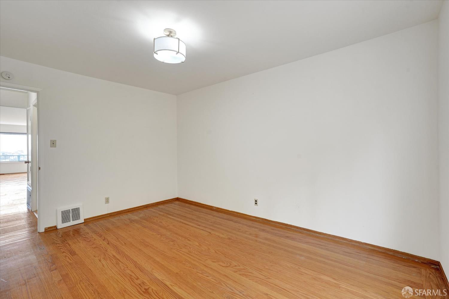 Detail Gallery Image 29 of 46 For 77 Crestmont Dr, San Francisco,  CA 94131 - 2 Beds | 2 Baths