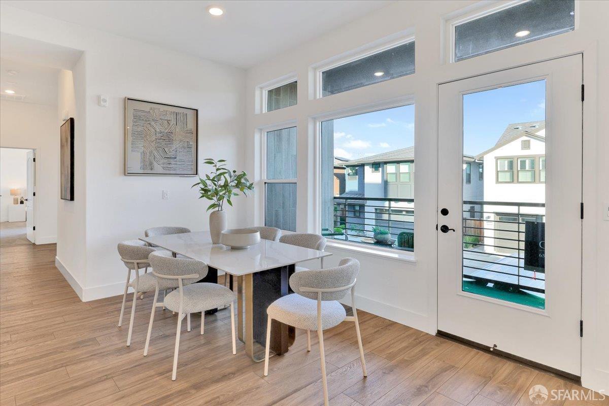 Detail Gallery Image 19 of 59 For 210 Waters Park Cir #204,  San Mateo,  CA 94403 - 3 Beds | 2 Baths