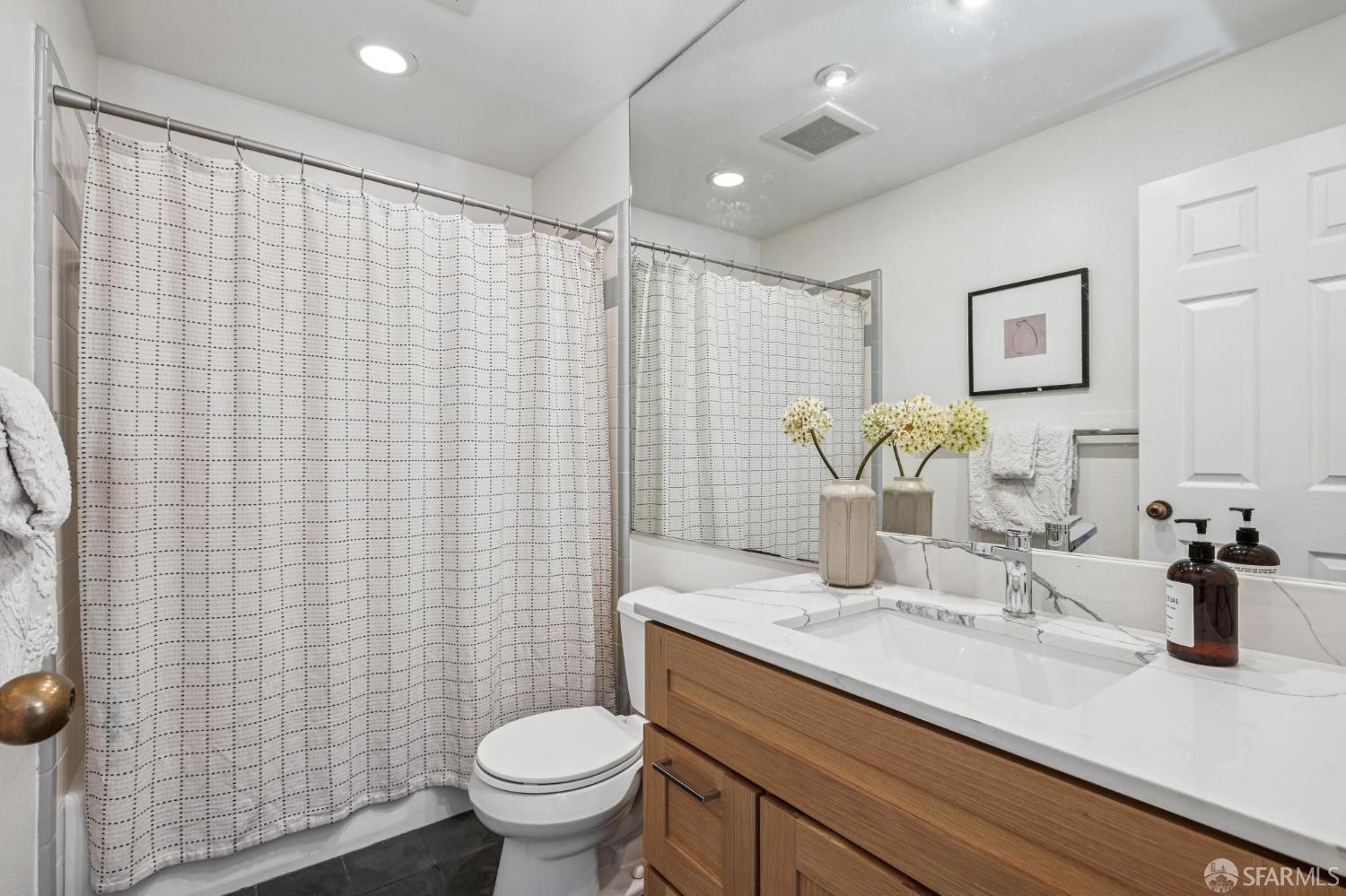 Detail Gallery Image 16 of 32 For 700 Fell St #5,  San Francisco,  CA 94117 - 2 Beds | 2 Baths