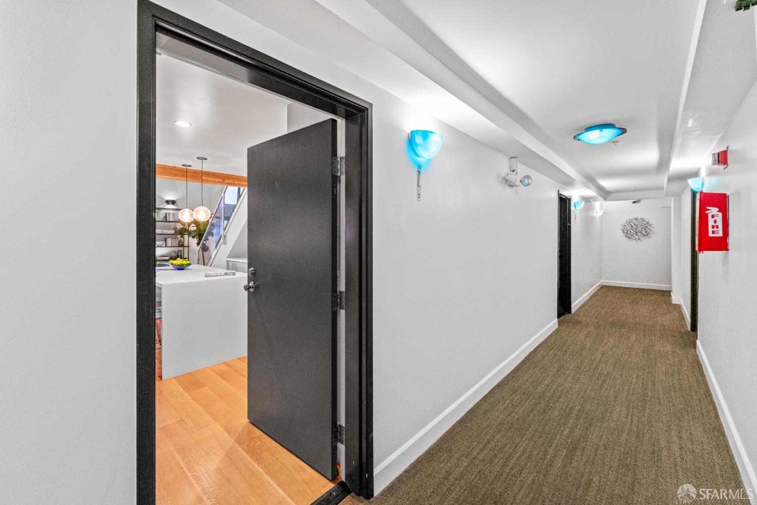 Photo #2: 425039688 Listing 