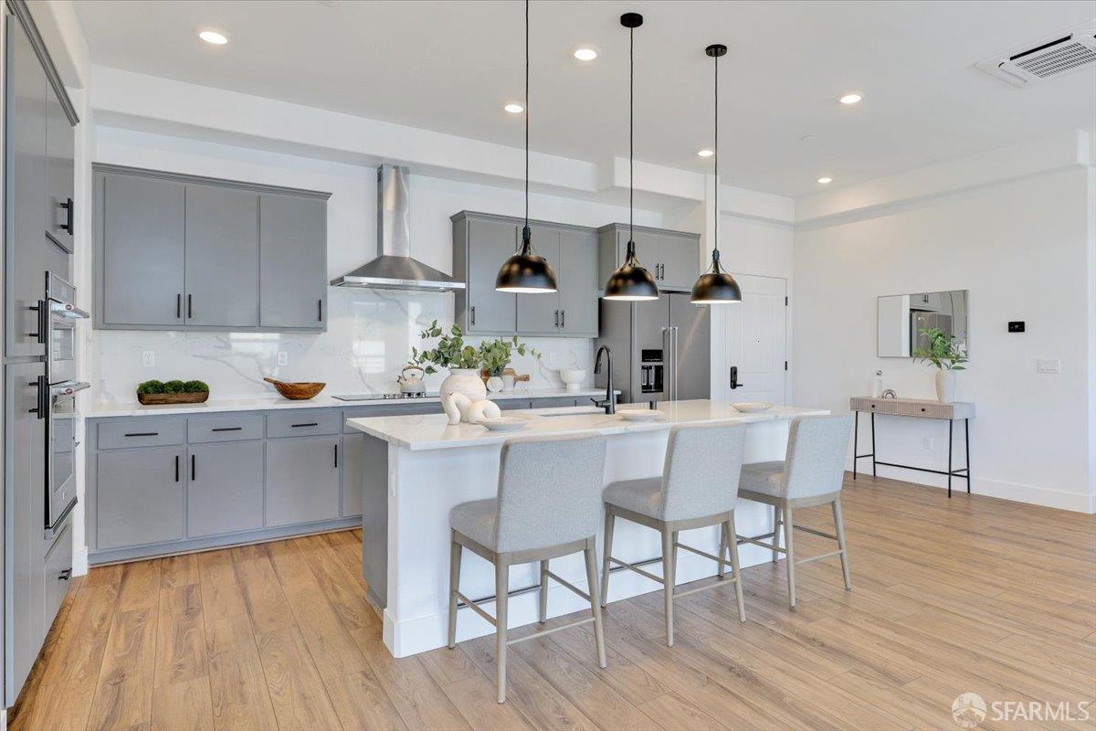 Detail Gallery Image 5 of 59 For 210 Waters Park Cir #204,  San Mateo,  CA 94403 - 3 Beds | 2 Baths