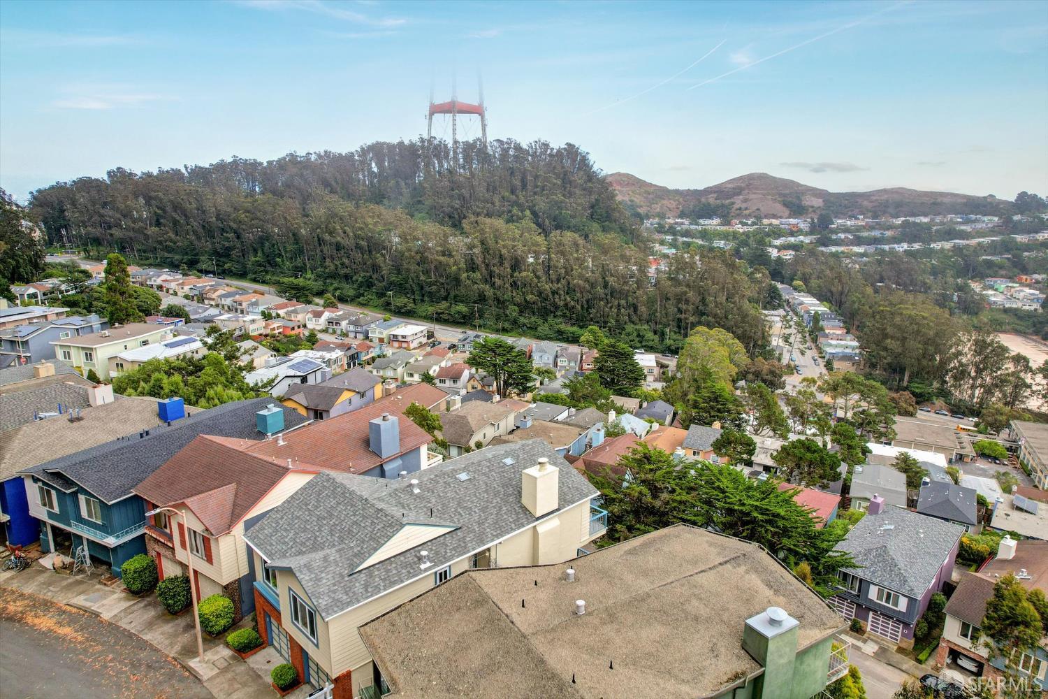 Detail Gallery Image 38 of 46 For 77 Crestmont Dr, San Francisco,  CA 94131 - 2 Beds | 2 Baths