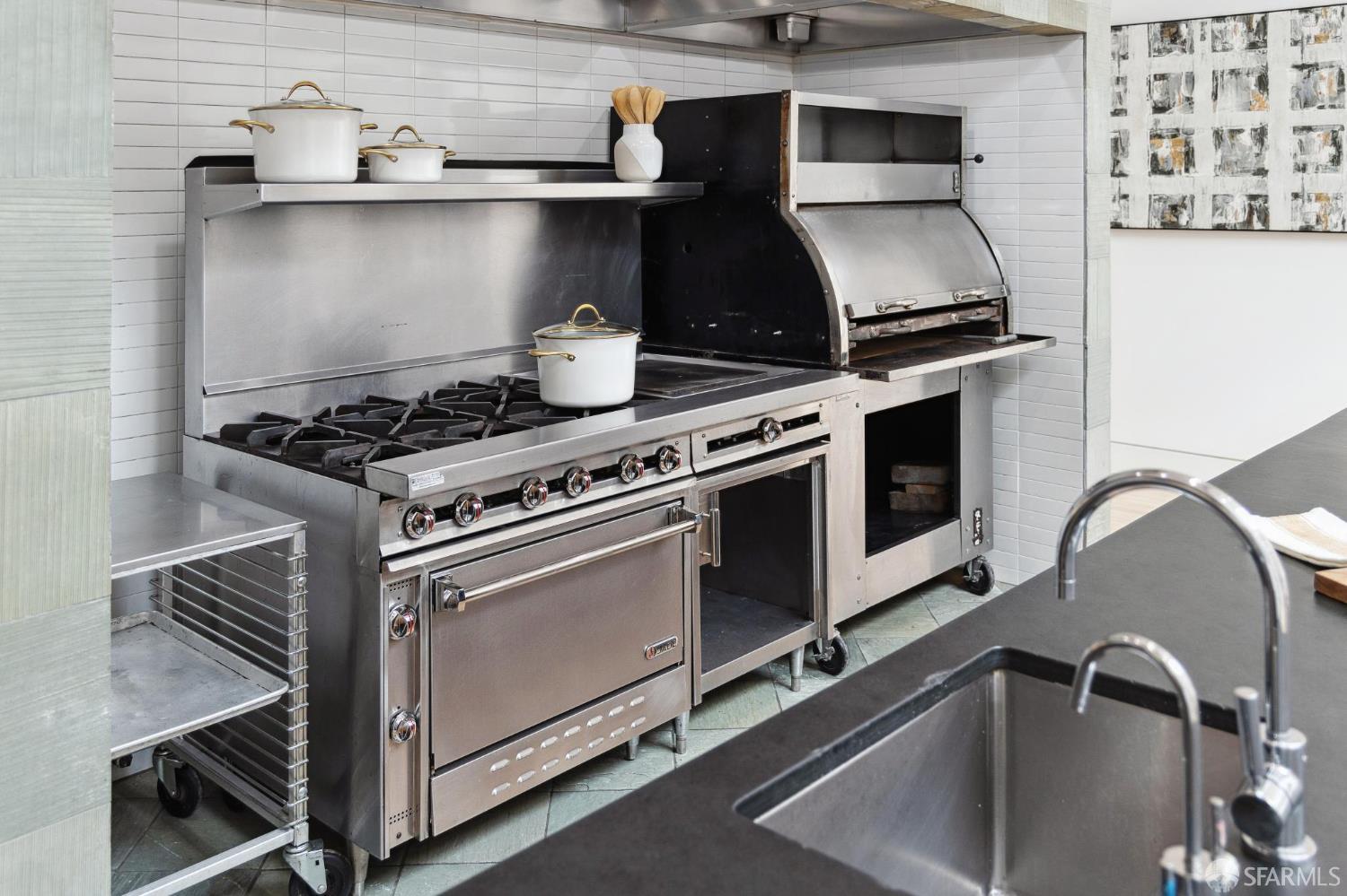 Detail Gallery Image 18 of 80 For 2232 Bush St, San Francisco,  CA 94115 - 3 Beds | 3/1 Baths