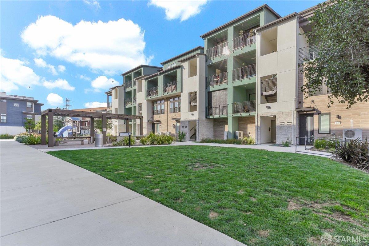 Detail Gallery Image 47 of 59 For 210 Waters Park Cir #204,  San Mateo,  CA 94403 - 3 Beds | 2 Baths