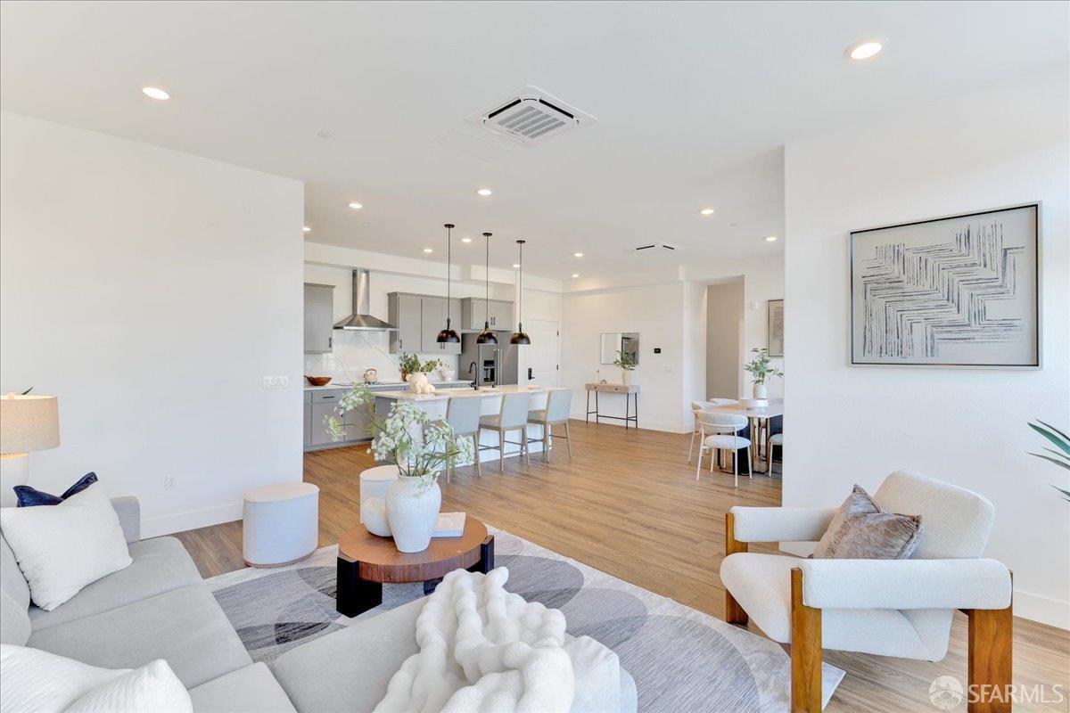 Detail Gallery Image 16 of 59 For 210 Waters Park Cir #204,  San Mateo,  CA 94403 - 3 Beds | 2 Baths