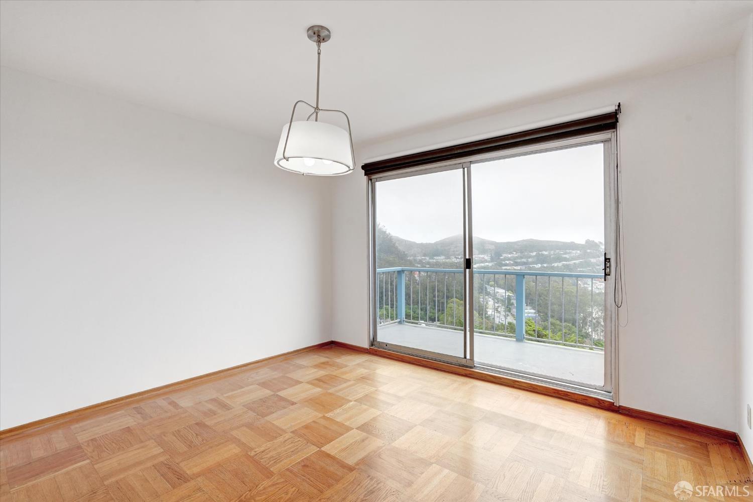 Detail Gallery Image 6 of 46 For 77 Crestmont Dr, San Francisco,  CA 94131 - 2 Beds | 2 Baths
