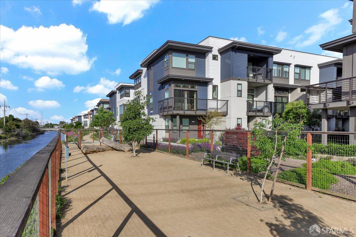 Detail Gallery Image 59 of 59 For 210 Waters Park Cir #204,  San Mateo,  CA 94403 - 3 Beds | 2 Baths