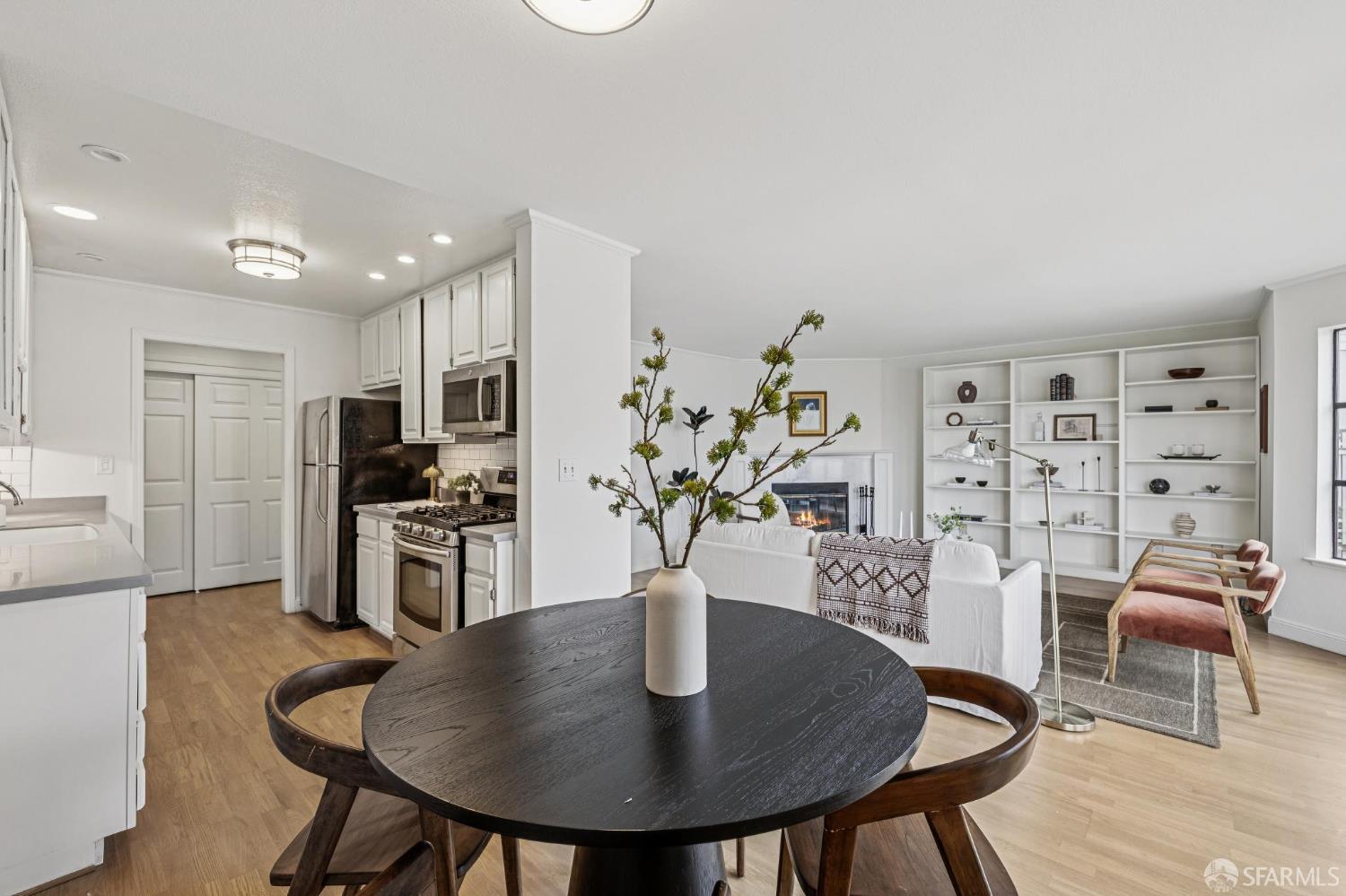 Detail Gallery Image 7 of 32 For 700 Fell St #5,  San Francisco,  CA 94117 - 2 Beds | 2 Baths