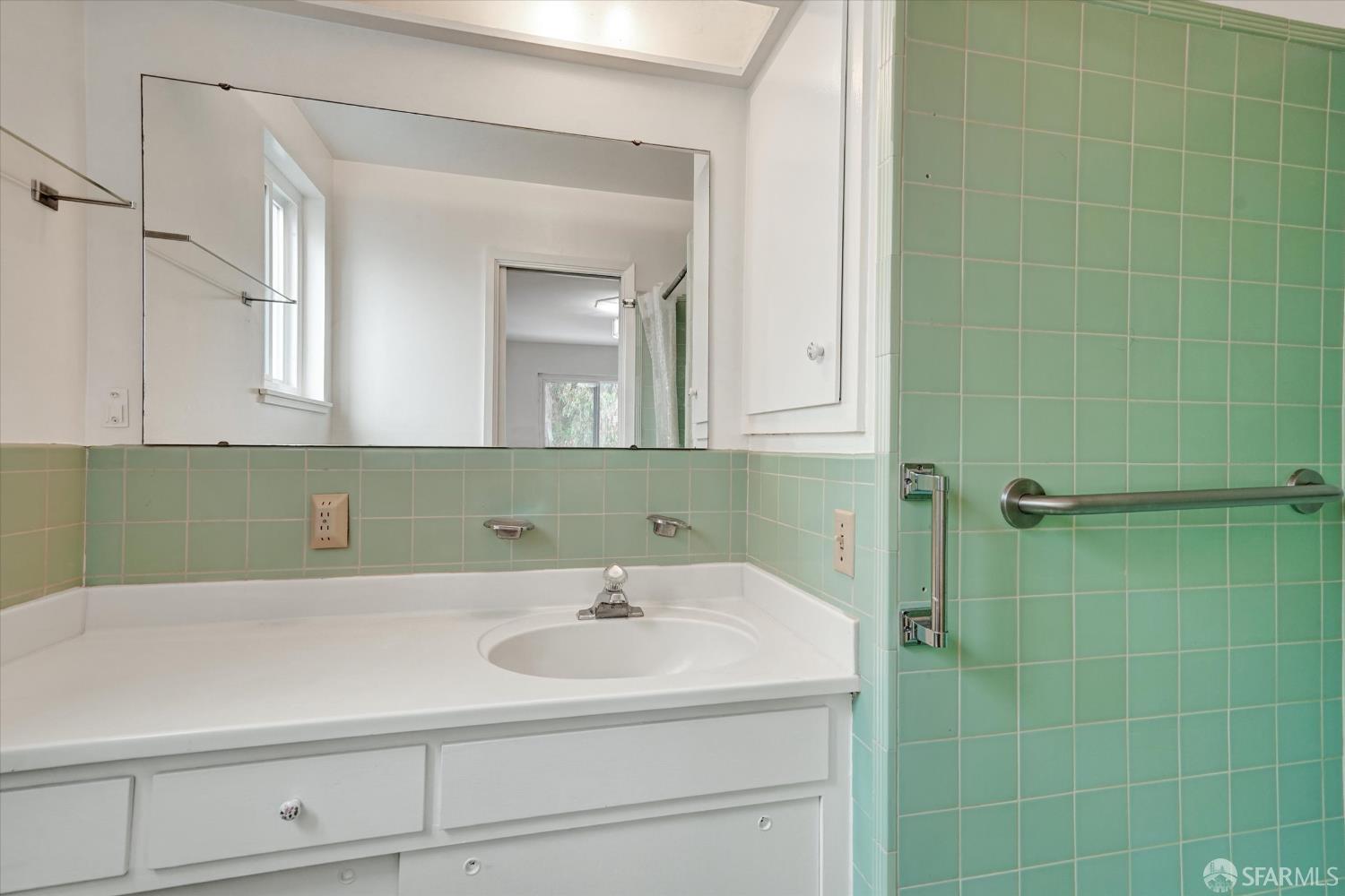 Detail Gallery Image 23 of 46 For 77 Crestmont Dr, San Francisco,  CA 94131 - 2 Beds | 2 Baths
