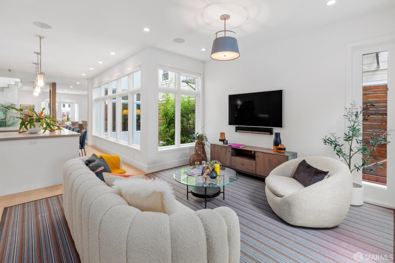 Detail Gallery Image 18 of 79 For 2215 California St, San Francisco,  CA 94115 - 5 Beds | 4/2 Baths