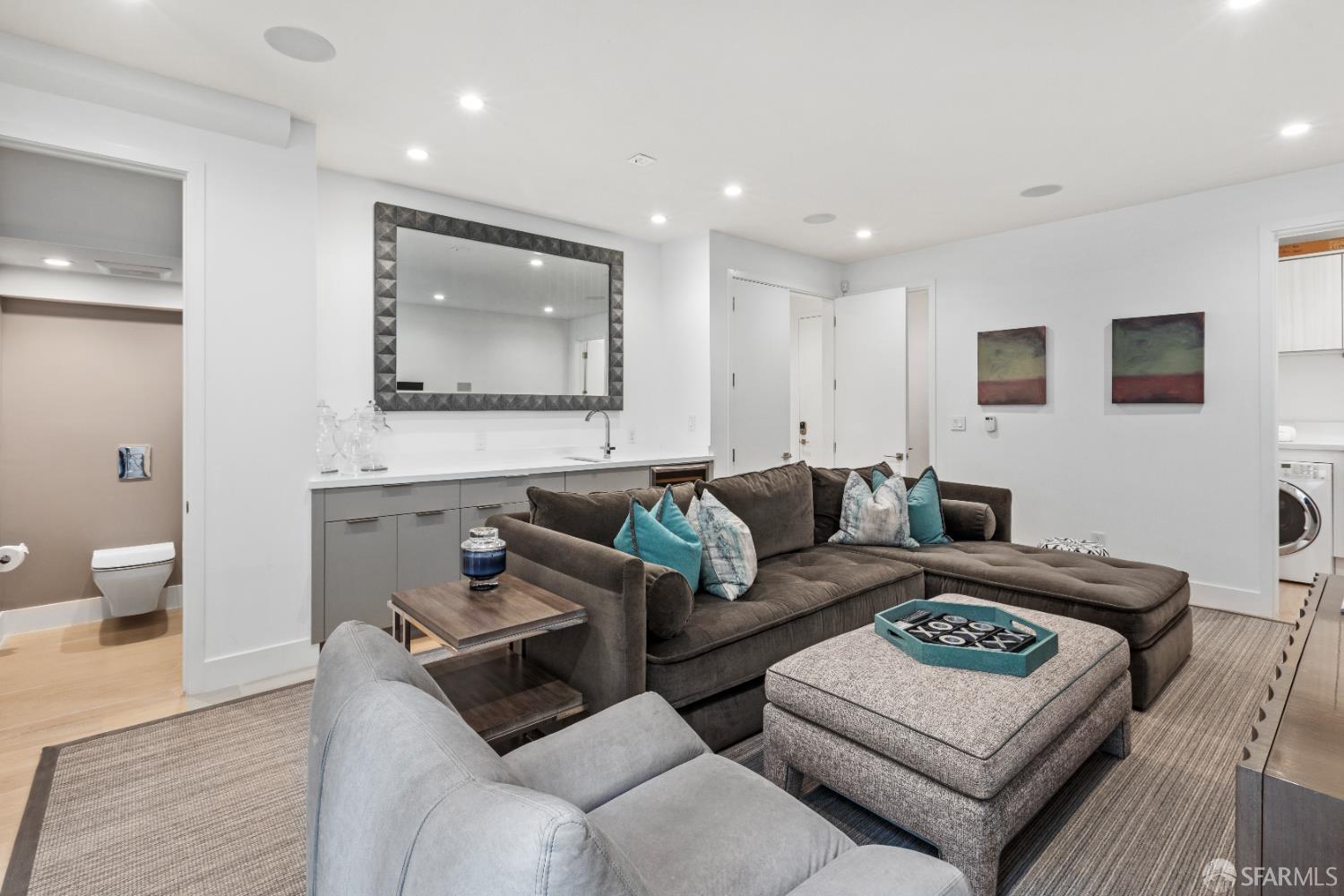 Detail Gallery Image 59 of 79 For 2215 California St, San Francisco,  CA 94115 - 5 Beds | 4/2 Baths