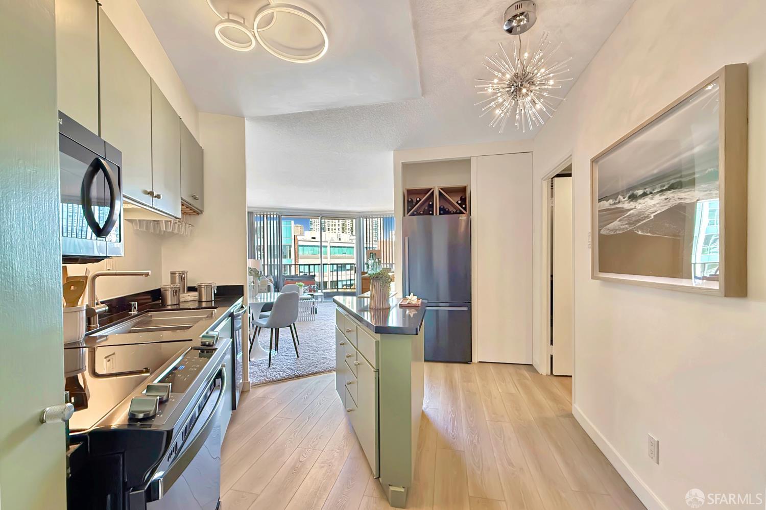 Detail Gallery Image 3 of 55 For 1200 Gough St 2b,  San Francisco,  CA 94109 - 0 Beds | 1 Baths