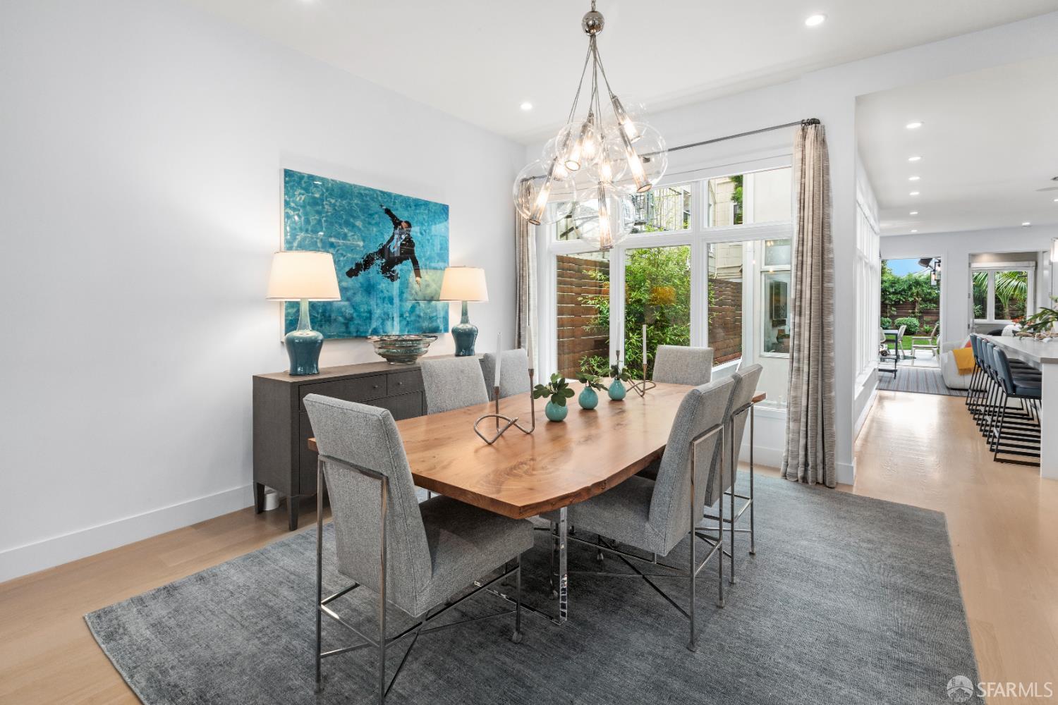 Detail Gallery Image 9 of 79 For 2215 California St, San Francisco,  CA 94115 - 5 Beds | 4/2 Baths