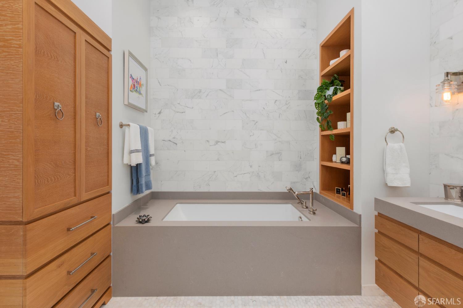 Detail Gallery Image 47 of 79 For 2215 California St, San Francisco,  CA 94115 - 5 Beds | 4/2 Baths
