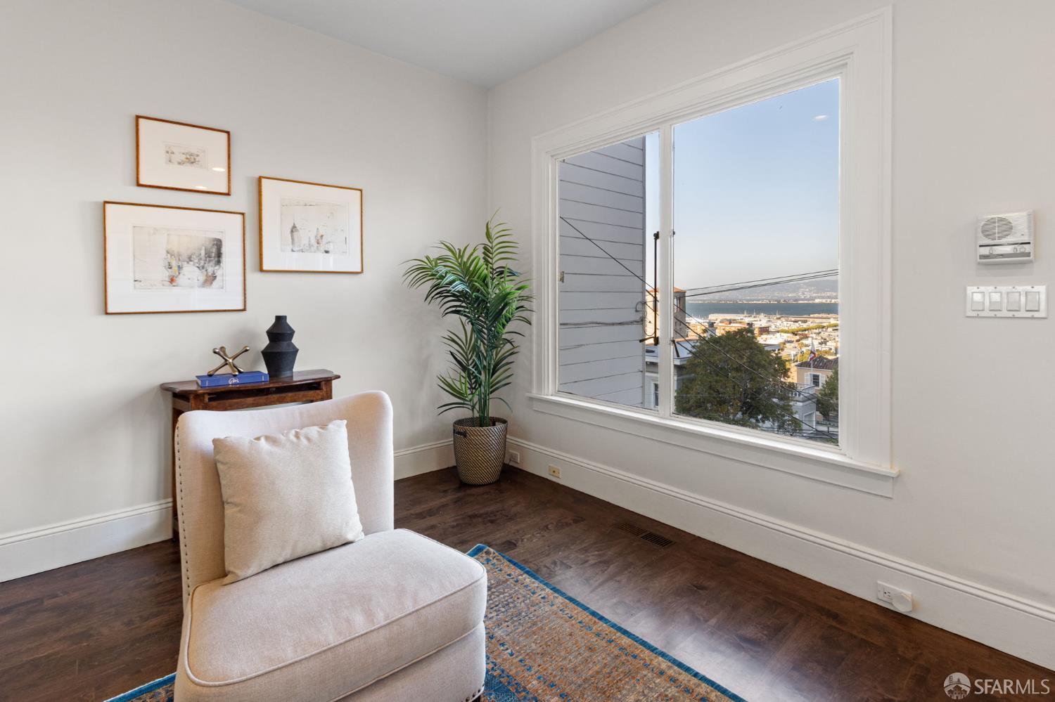 Detail Gallery Image 5 of 58 For 2341 Leavenworth St, San Francisco,  CA 94133 - 4 Beds | 4 Baths