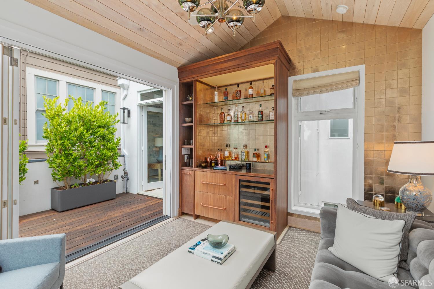 Detail Gallery Image 50 of 79 For 2215 California St, San Francisco,  CA 94115 - 5 Beds | 4/2 Baths