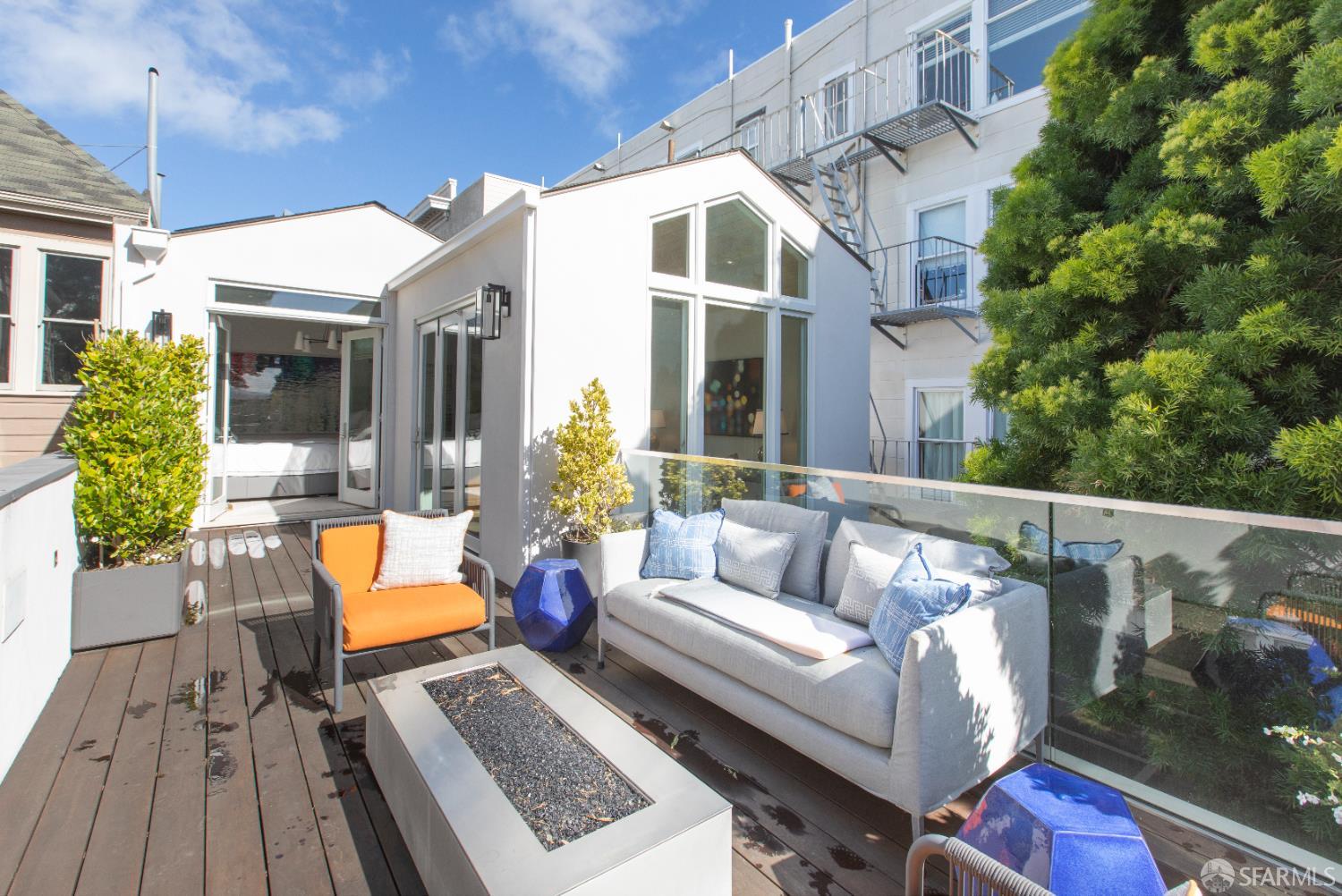 Detail Gallery Image 57 of 79 For 2215 California St, San Francisco,  CA 94115 - 5 Beds | 4/2 Baths