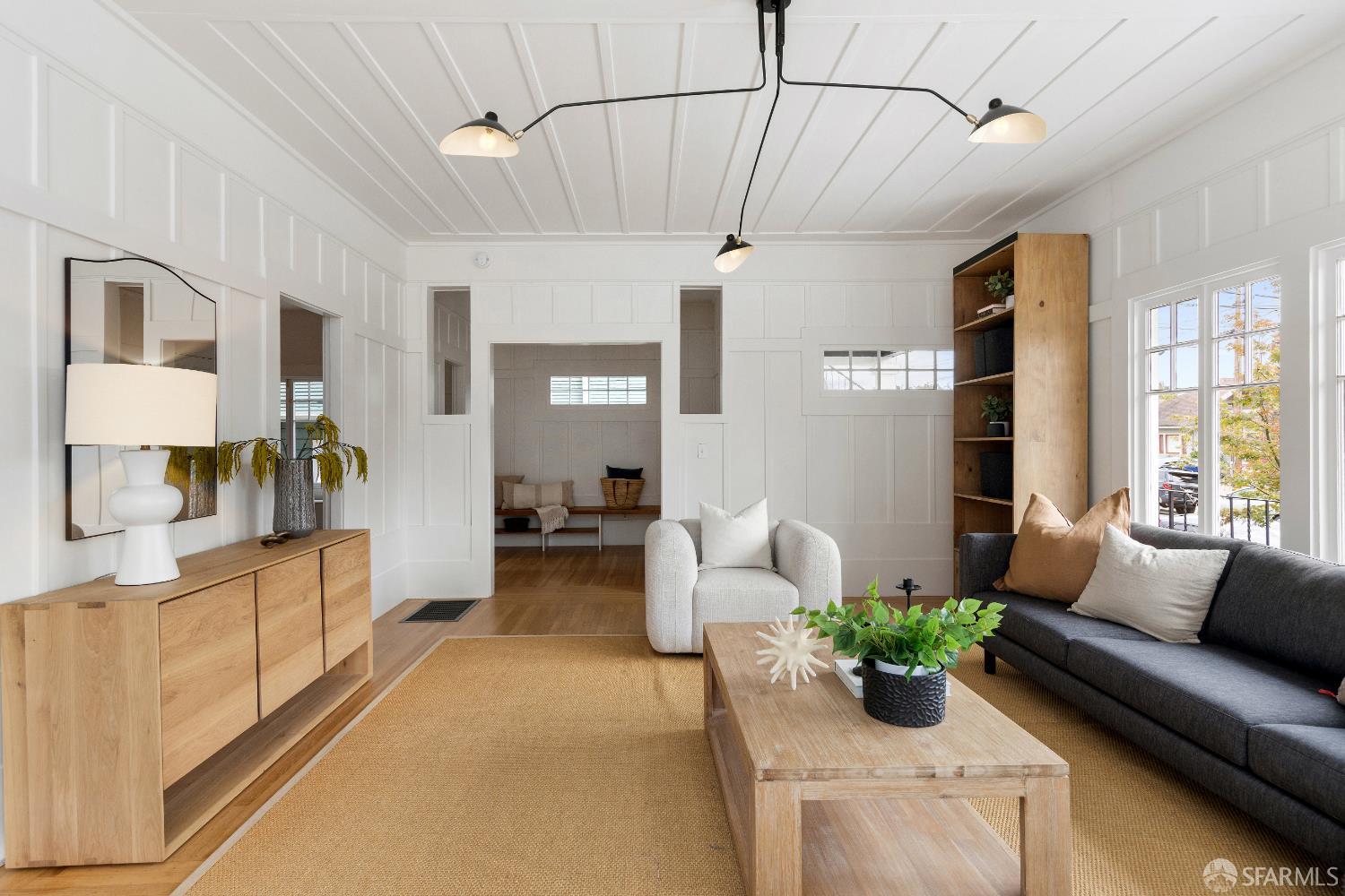 Detail Gallery Image 6 of 35 For 656 60th St, Oakland,  CA 94609 - 6 Beds | 2 Baths